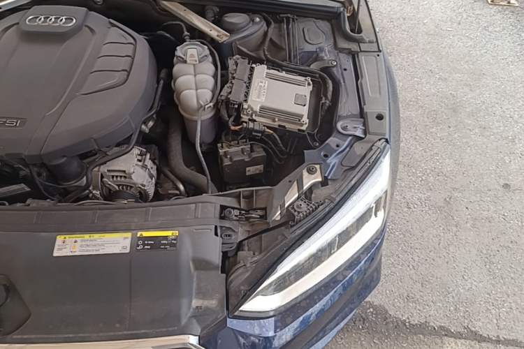 Used Audi A5 2019 Sportback 40 TFSI Fashion Model Engine Bay Left