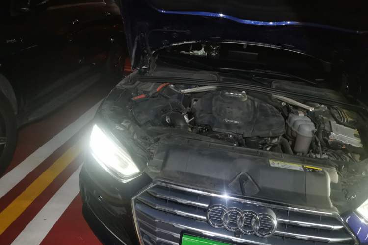 Used Audi A5 2019 Sportback 40 TFSI Fashion Model Engine Bay Right