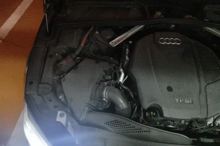 Used Audi A5 2019 Sportback 40 TFSI Fashion Model Engine Bay Right