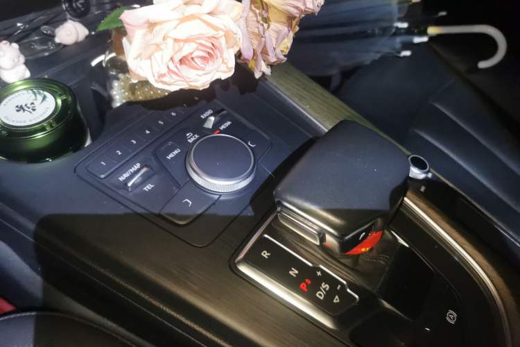 Used Audi A5 2019 Sportback 40 TFSI Fashion Model Gear Lever