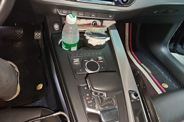 Used Audi A5 2019 Sportback 40 TFSI Fashion Model Gear Lever