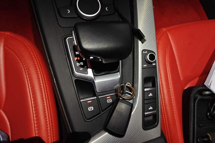 Used Audi A5 2019 Cabriolet 40 TFSI Fashion Edition China V Gear Lever