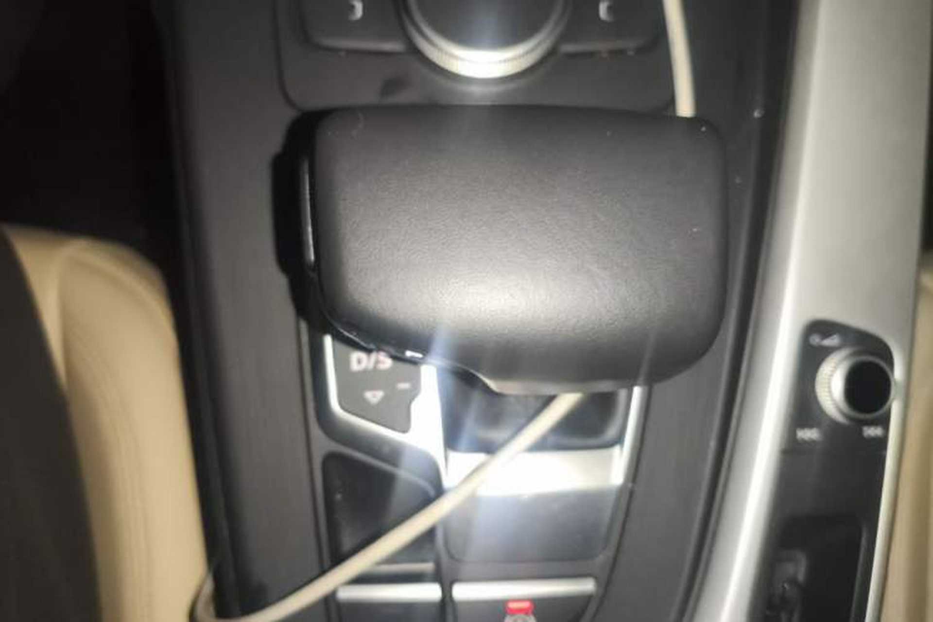 Used Audi A5 2019 Coupe 40 TFSI Fashion Edition China V Emission Standard Gear Lever