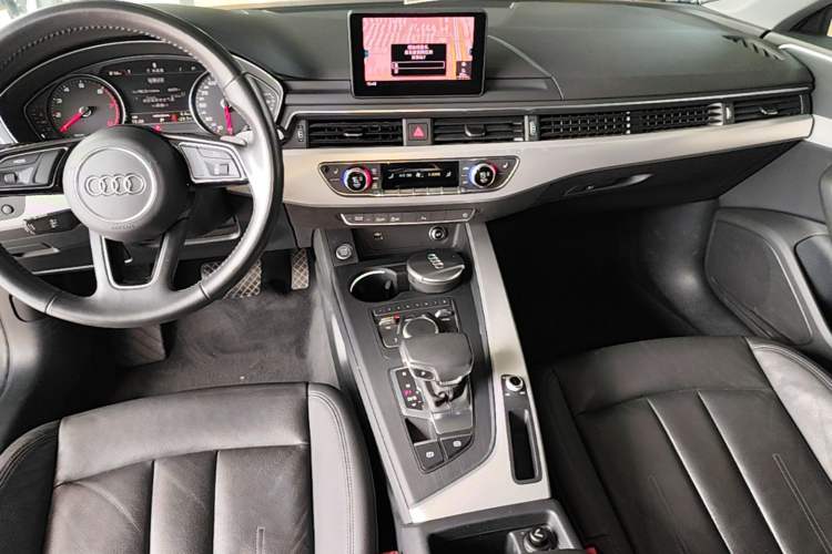Used Audi A5 2019 Sportback 40 TFSI Fashion Model Gear Lever