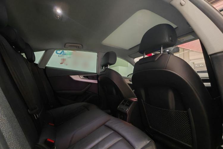 Used Audi A5 2019 Sportback 40 TFSI Fashion Model Interior 4