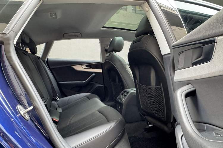 Used Audi A5 2019 Sportback 40 TFSI Fashion Model Interior 4