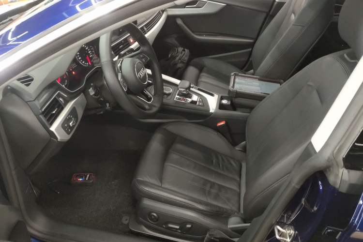 Used Audi A5 2019 Sportback 40 TFSI Fashion Model Left Front Seat