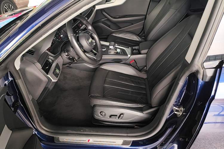 Used Audi A5 2019 Sportback 40 TFSI Fashion Model Left Front Seat