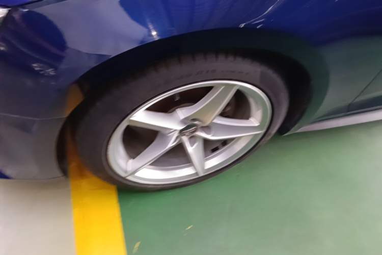 Used Audi A5 2019 Sportback 40 TFSI Fashion Model Left Front Wheel Hub