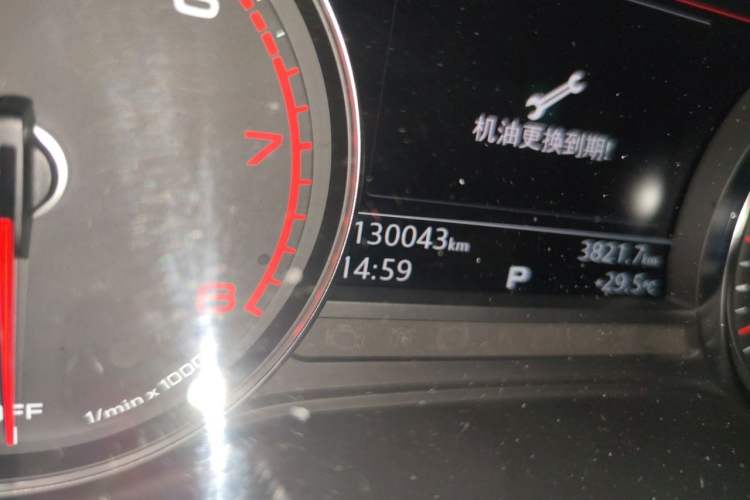 Used Audi A5 2019 Sportback 40 TFSI Fashion Model Odometer Close Up