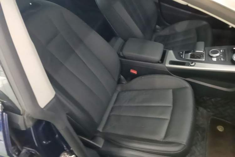 Used Audi A5 2019 Sportback 40 TFSI Fashion Model Right Front Seat