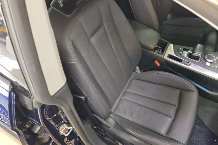 Used Audi A5 2019 Sportback 40 TFSI Fashion Model Right Front Seat
