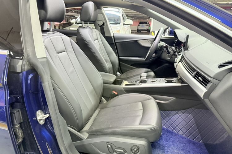 Used Audi A5 2019 Sportback 40 TFSI Fashion Model Right Front Seat
