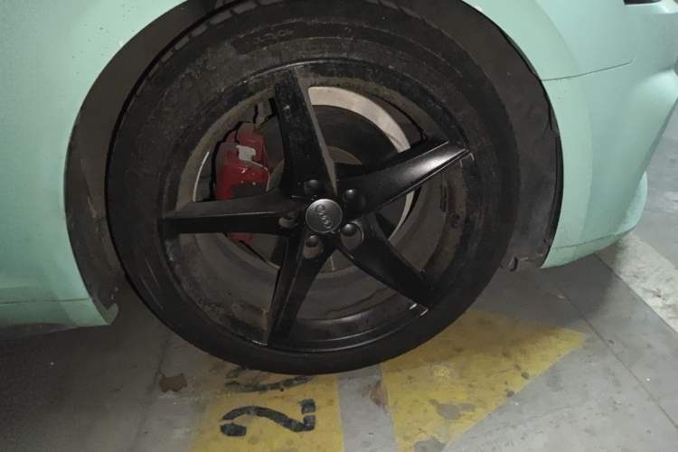 Used Audi A5 2019 Cabriolet 40 TFSI Fashion Edition China V Right Front Wheel Hub