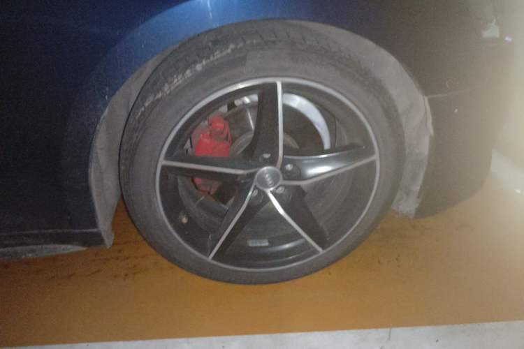 Used Audi A5 2019 Sportback 40 TFSI Fashion Model Right Front Wheel Hub