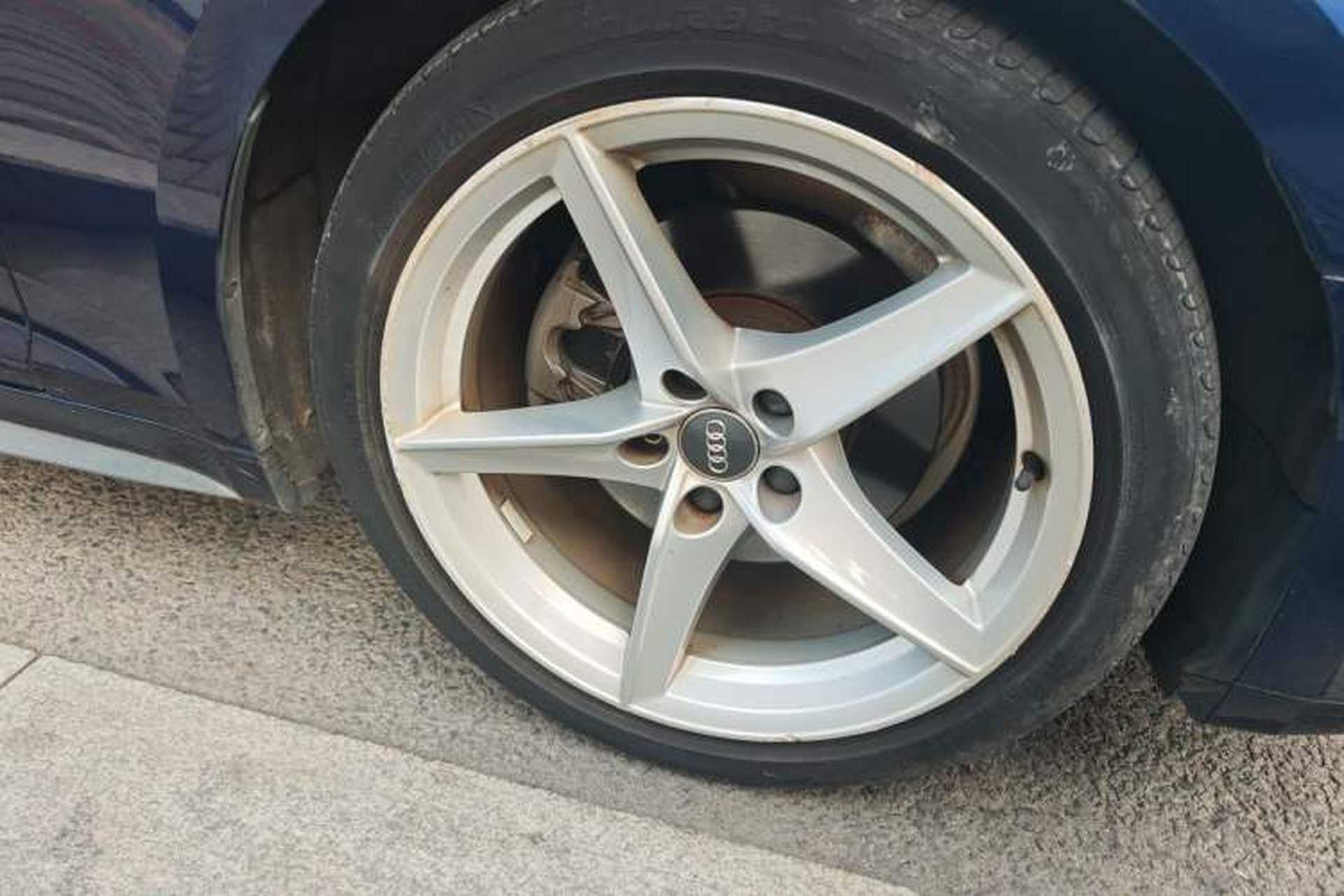 Used Audi A5 2019 Sportback 40 TFSI Fashion Model Right Front Wheel Hub