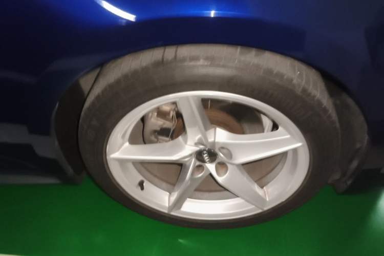 Used Audi A5 2019 Sportback 40 TFSI Fashion Model Right Front Wheel Hub