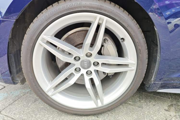 Used Audi A5 2019 Sportback 45 TFSI quattro Sport Model Right Front Wheel Hub
