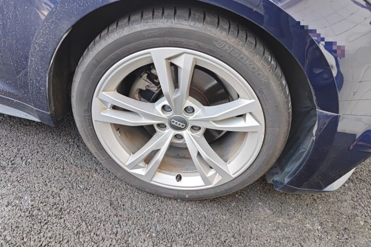 Used Audi A5 2019 Sportback 40 TFSI Fashion Model Right Front Wheel Hub