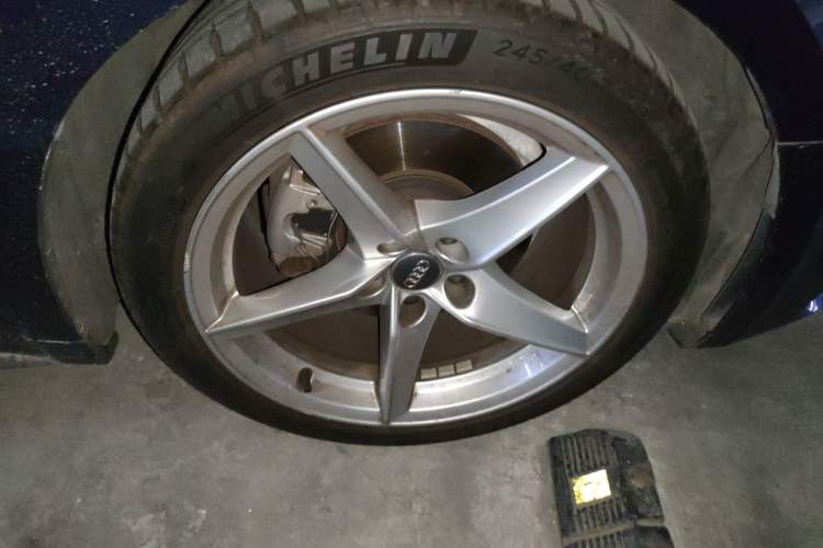 Used Audi A5 2019 Sportback 40 TFSI Fashion Model Right Front Wheel Hub