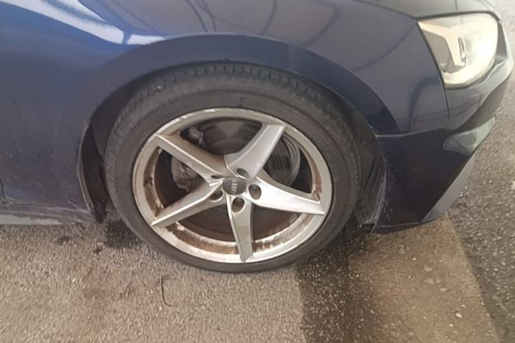 Used Audi A5 2019 Sportback 40 TFSI Fashion Model Right Front Wheel Hub