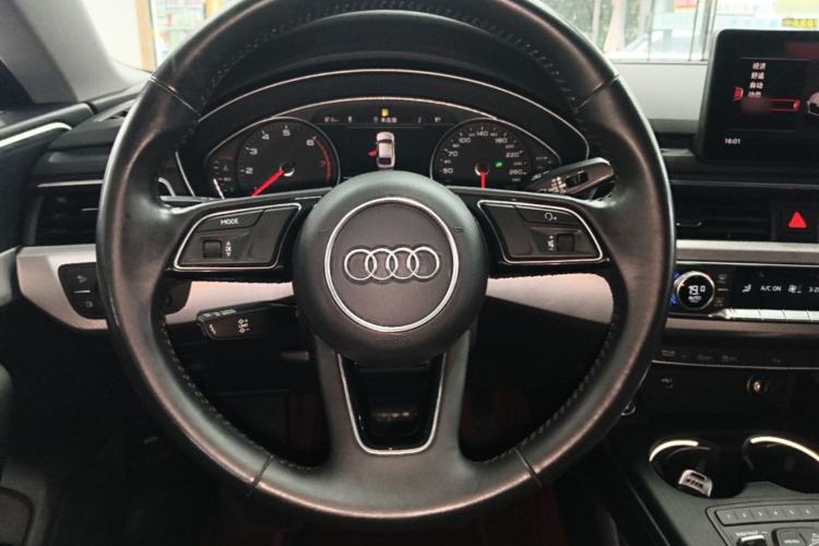Used Audi A5 2019 Sportback 40 TFSI Fashion Model Steering Wheel