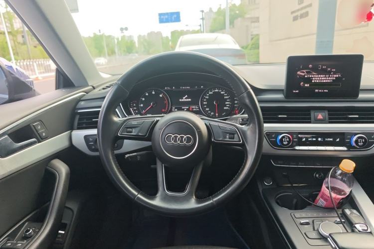 Used Audi A5 2019 Sportback 40 TFSI Fashion Model Steering Wheel