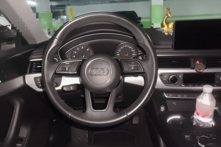 Used Audi A5 2019 Sportback 40 TFSI Fashion Model Steering Wheel