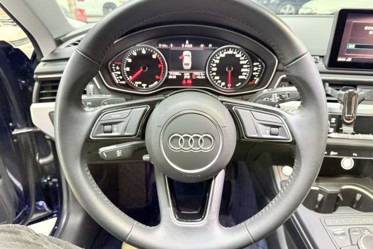 Used Audi A5 2019 Sportback 40 TFSI Fashion Model Steering Wheel
