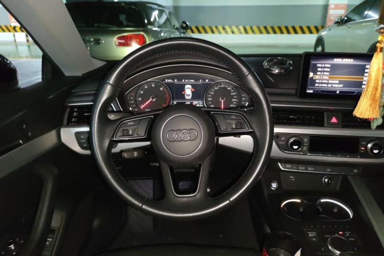 Used Audi A5 2019 Sportback 40 TFSI Fashion Model Steering Wheel