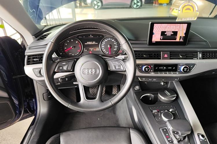 Used Audi A5 2019 Sportback 40 TFSI Fashion Model Steering Wheel