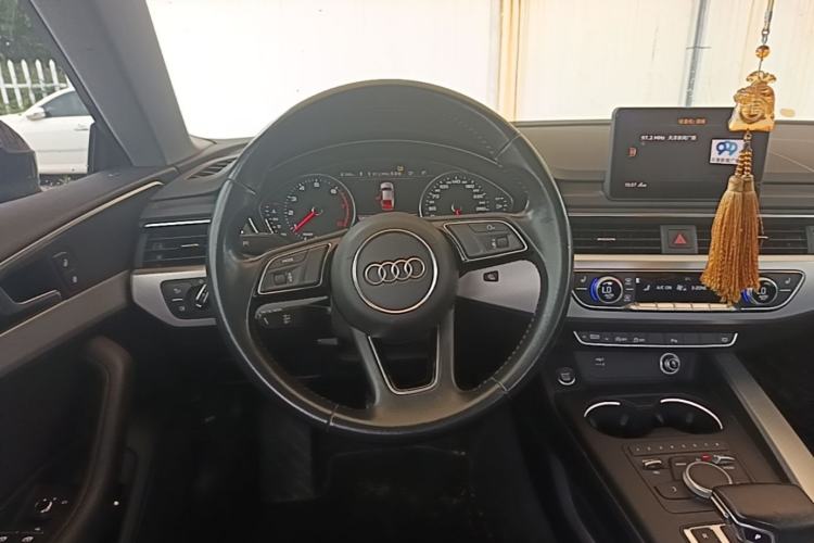 Used Audi A5 2019 Sportback 40 TFSI Fashion Model Steering Wheel