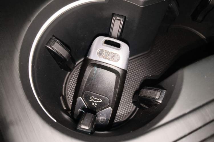 Used Audi A5 2019 Sportback 40 TFSI Fashion Model Vehicle Key