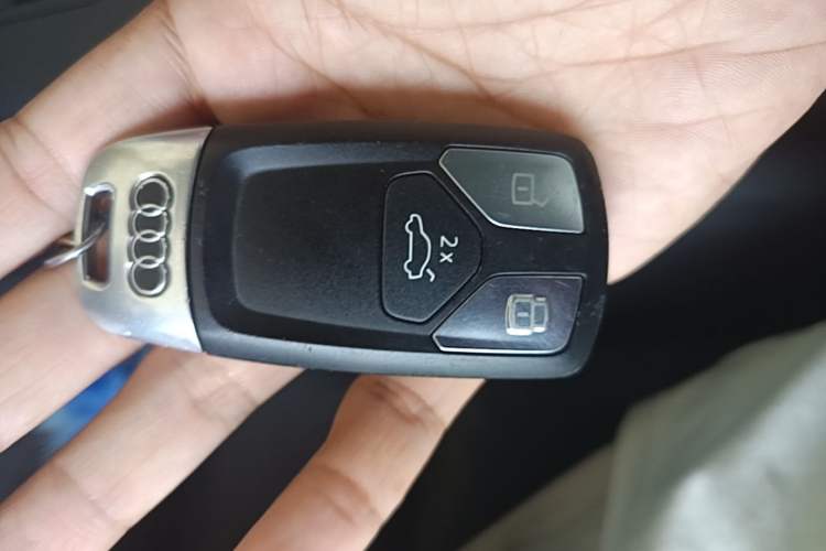 Used Audi A5 2019 Sportback 40 TFSI Fashion Model Vehicle Key