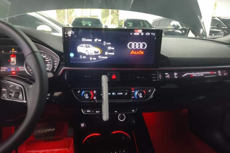 Used Audi A5 2019 Sportback 40 TFSI Fashion Model Audio And AC Panel