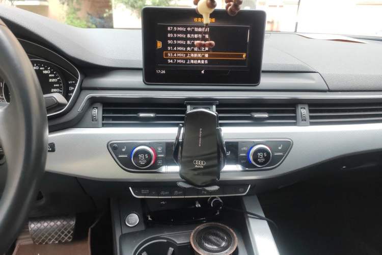 Used Audi A5 2019 Sportback 40 TFSI Fashion Model Audio And AC Panel