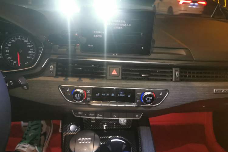 Used Audi A5 2019 Coupe 40 TFSI Fashion Edition China V Emission Standard Audio And AC Panel