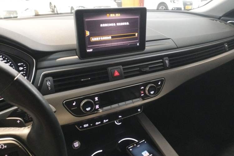 Used Audi A5 2019 Sportback 40 TFSI Fashion Model Audio And AC Panel