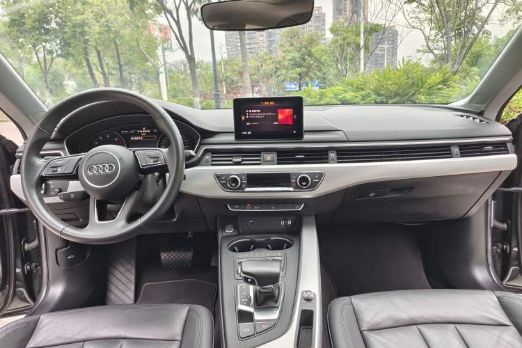 Used Audi A5 2019 Sportback 40 TFSI Fashion Model Audio And AC Panel