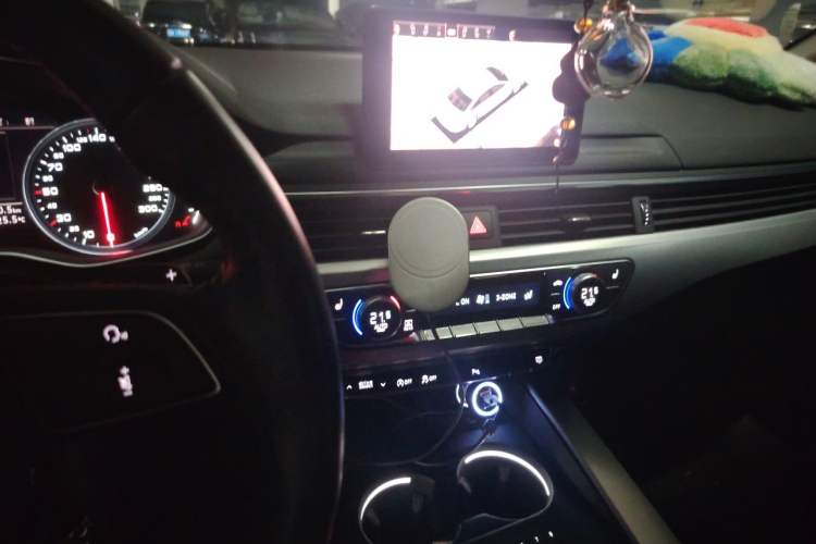 Used Audi A5 2019 Sportback 40 TFSI Fashion Model Audio And AC Panel