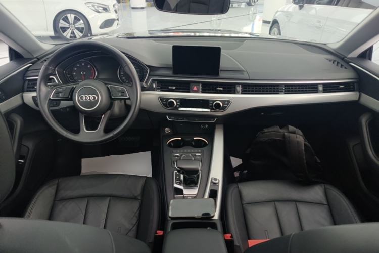 Used Audi A5 2019 Sportback 40 TFSI Fashion Model Center Console