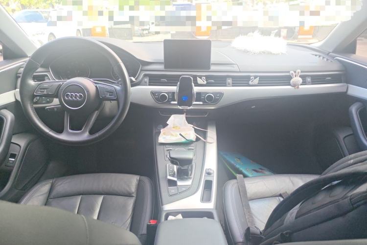 Used Audi A5 2019 Sportback 40 TFSI Fashion Model Center Console