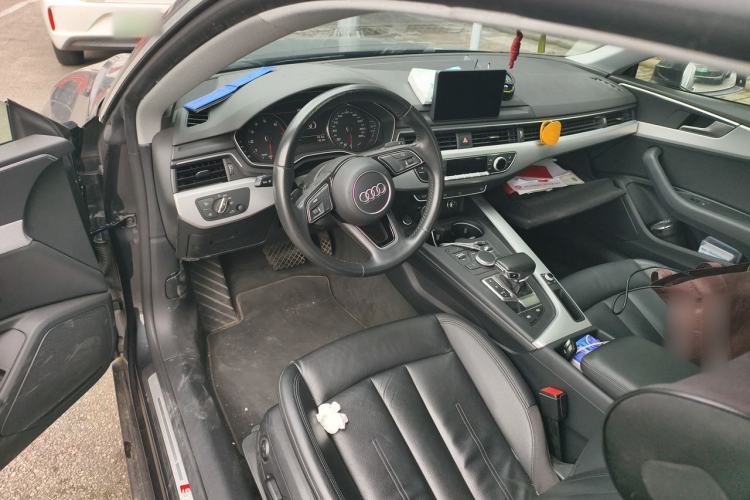Used Audi A5 2019 Coupe 40 TFSI Fashion Edition China V Emission Standard Center Console