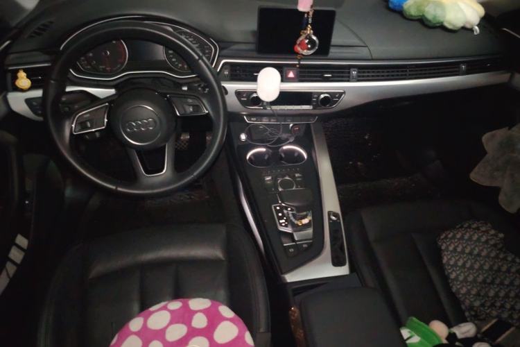 Used Audi A5 2019 Sportback 40 TFSI Fashion Model Center Console
