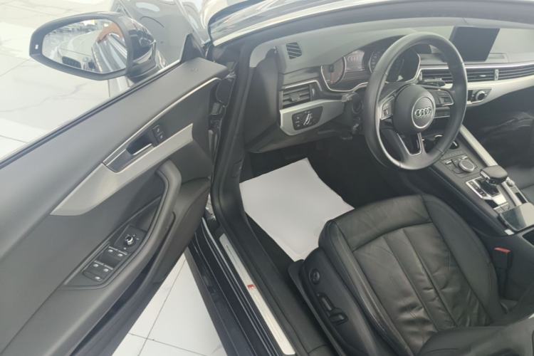 Used Audi A5 2019 Sportback 40 TFSI Fashion Model Driver Seat