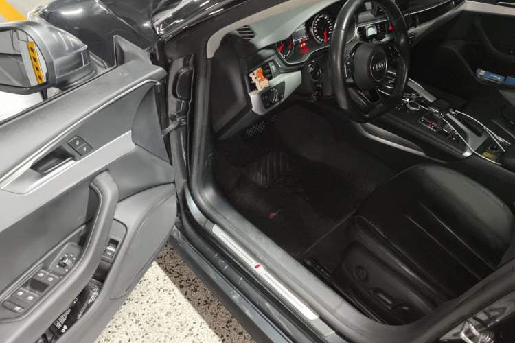Used Audi A5 2019 Sportback 40 TFSI Fashion Model Driver Seat
