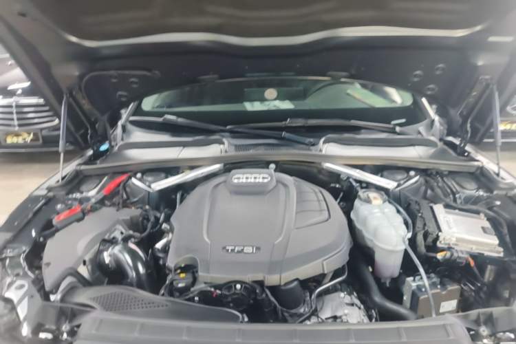 Used Audi A5 2019 Sportback 40 TFSI Fashion Model Engine Bay