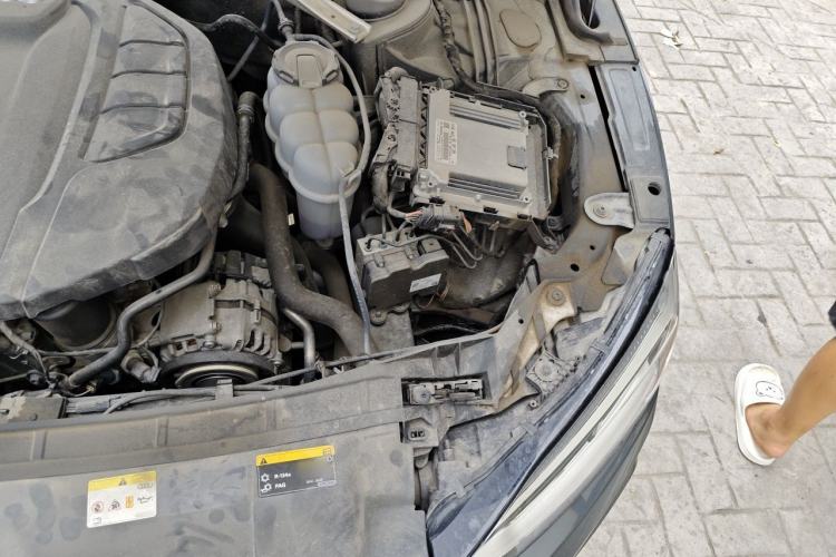 Used Audi A5 2019 Sportback 40 TFSI Fashion Model Engine Bay Left