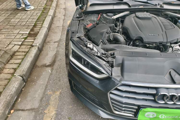 Used Audi A5 2019 Coupe 40 TFSI Fashion Edition China V Emission Standard Engine Bay Right