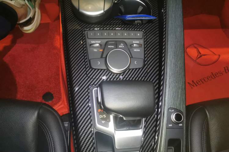 Used Audi A5 2019 Coupe 40 TFSI Fashion Edition China V Emission Standard Gear Lever